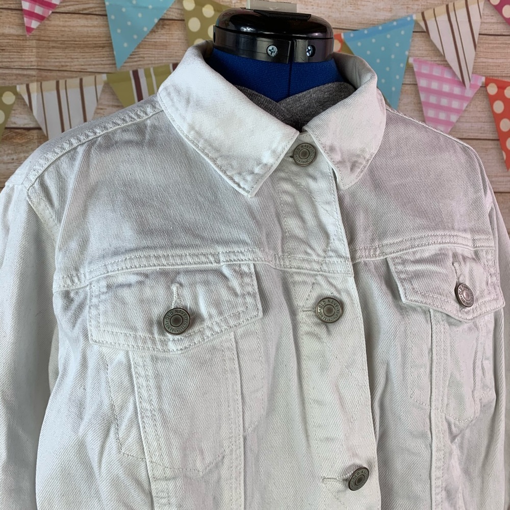 On sale! Old Navy white jean jacket NWOT